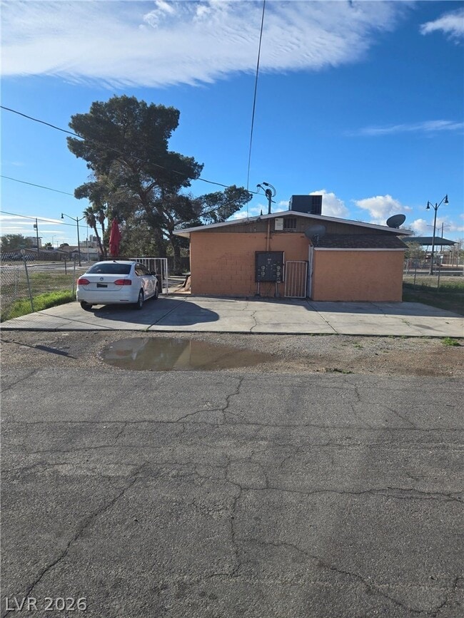 Building Photo - 708 Jackson Ave