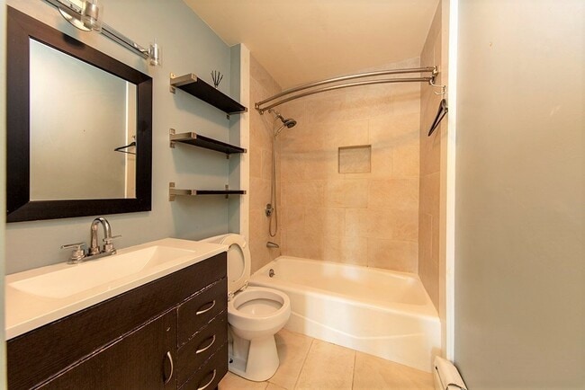 Building Photo - 13 Fallon Pl
