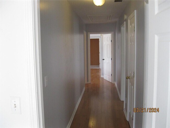 Building Photo - 5620 Grove Place Crossing SW