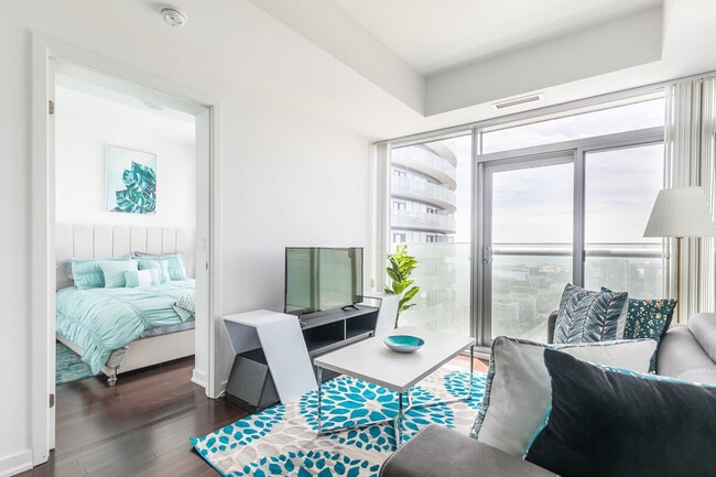 Building Photo - 25 Lower Simcoe St