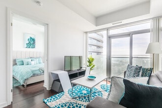 Building Photo - 14 York St