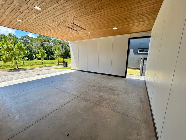 Building Photo - 2315 Lake Hall Rd