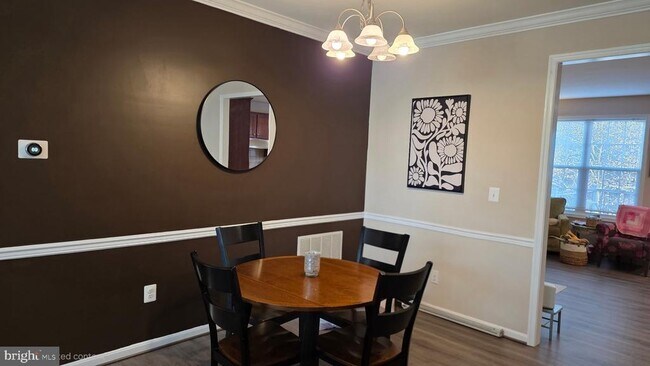 Foto del edificio - 25146 Harpenden Terrace