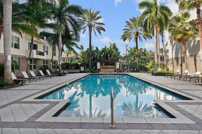 Foto del edificio - 2421 NE 65th St