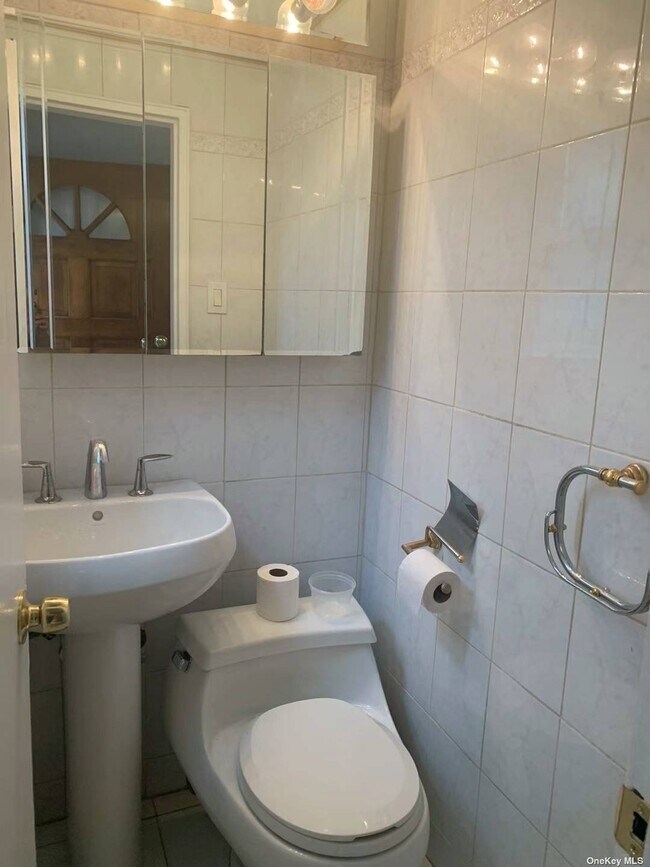 Foto del edificio - 53-43 199th St