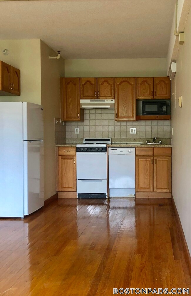 Foto del edificio - 1110 Commonwealth Ave