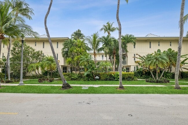 Building Photo - 255 Sunrise Dr