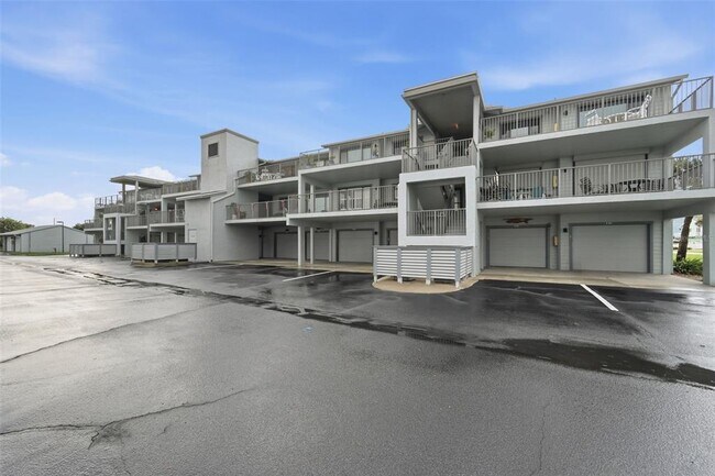 Foto del edificio - 845 Ladyfish Ave