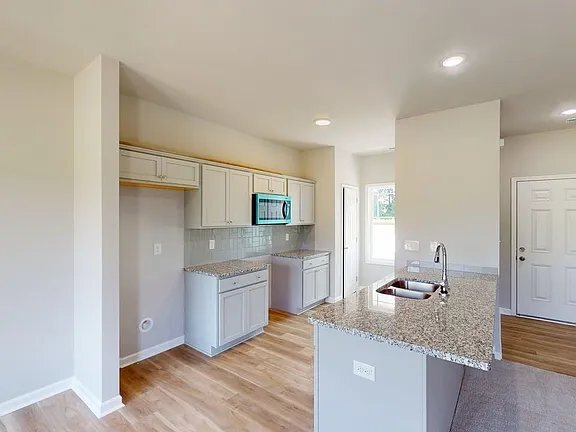 Building Photo - 225 Swinson Dr