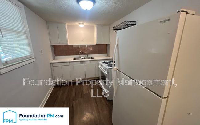 Building Photo - 5786 Woodlawn St