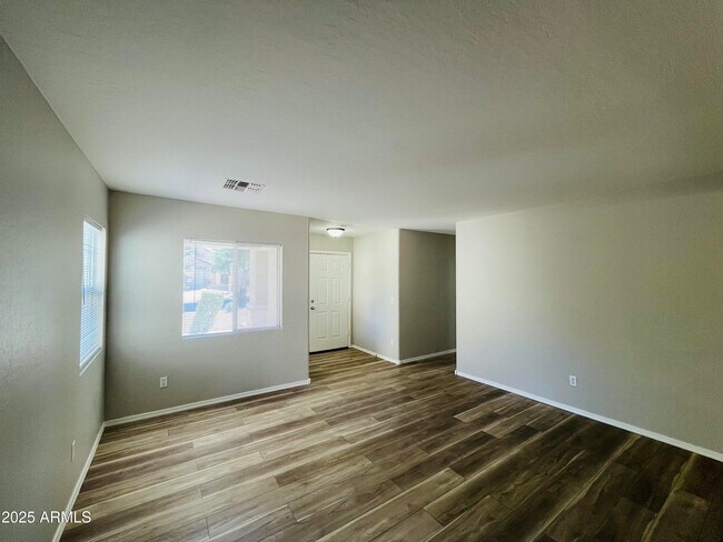 Foto del edificio - 4674 E Sierrita Rd