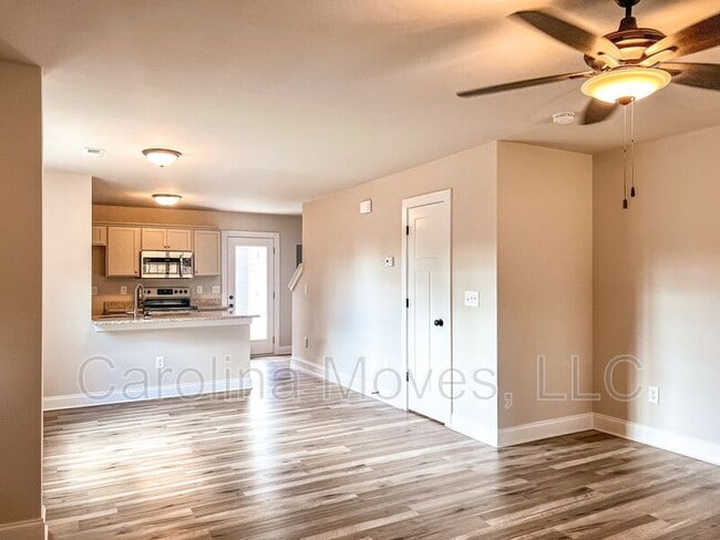 Building Photo - 106 S 9th St