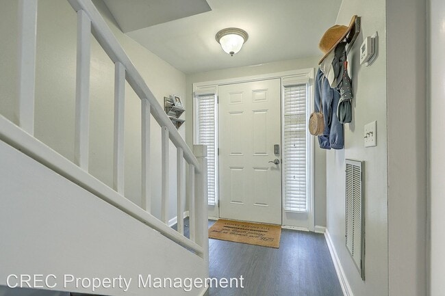 Building Photo - 2 br, 2.5 bath House - 2065 Emerald Terrace