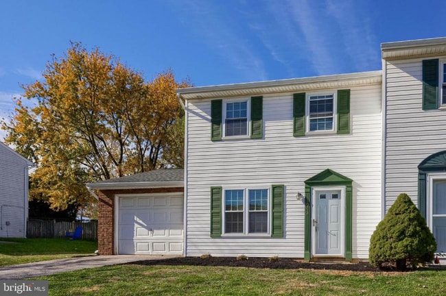 Building Photo - 1902 Pin Oak Dr