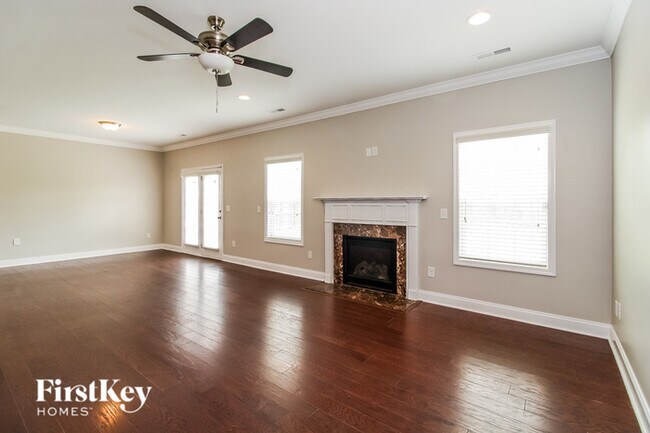 Building Photo - 737 Breeders Cup Dr
