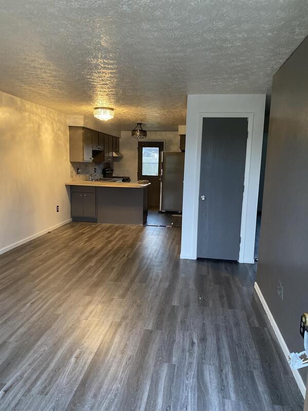 Building Photo - 5242 Belle Isle Dr