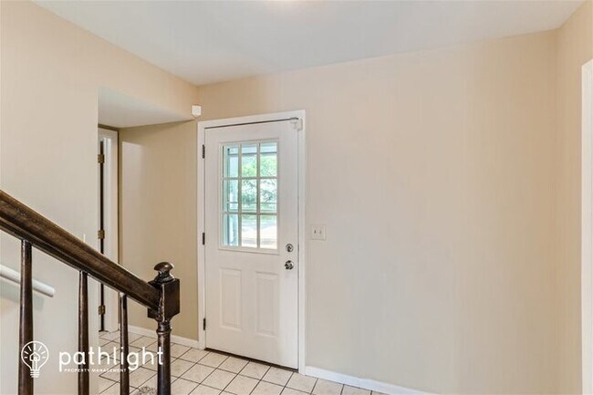 Building Photo - 18 North Cambridge Drive, Geneva, IL, 60134