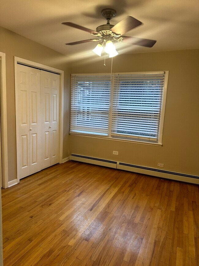 Foto del edificio - 1725 W Touhy Ave