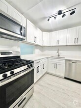 Building Photo - 6890 N Kendall Dr