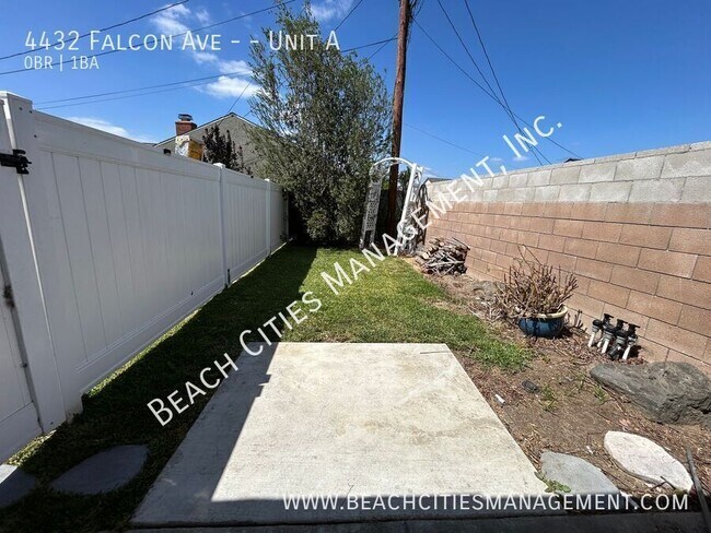 Foto del edificio - 4432 Falcon Ave