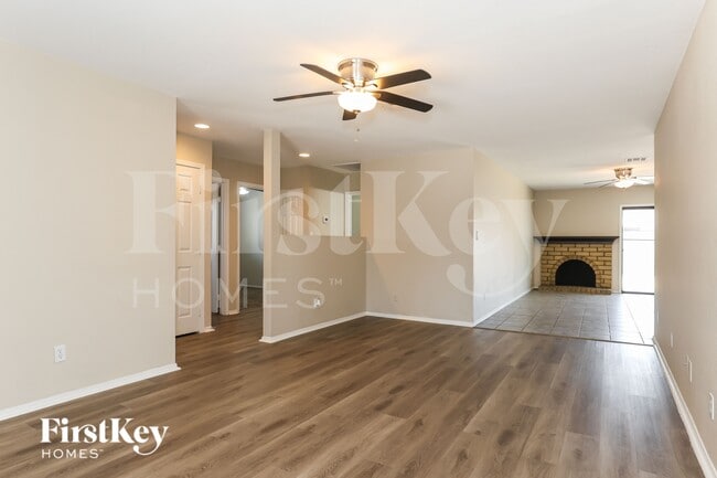 Building Photo - 2733 W Villa Rita Dr