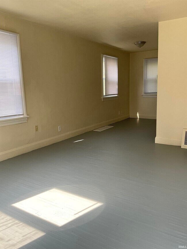 Foto del edificio - 2504 Thompson Ave
