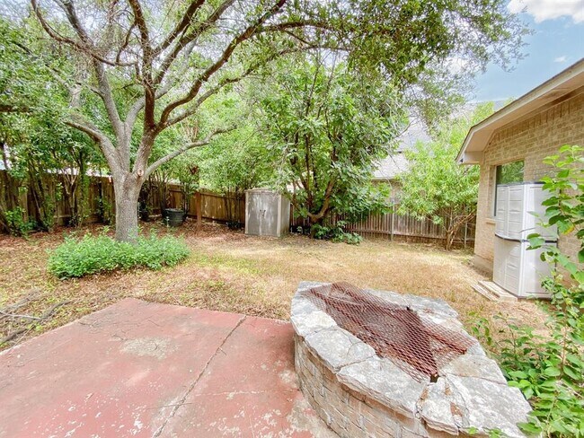 Building Photo - 1904 Maize Bend Dr