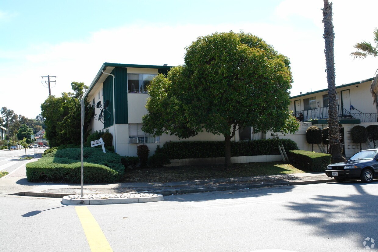 Primary Photo - 907 Granada