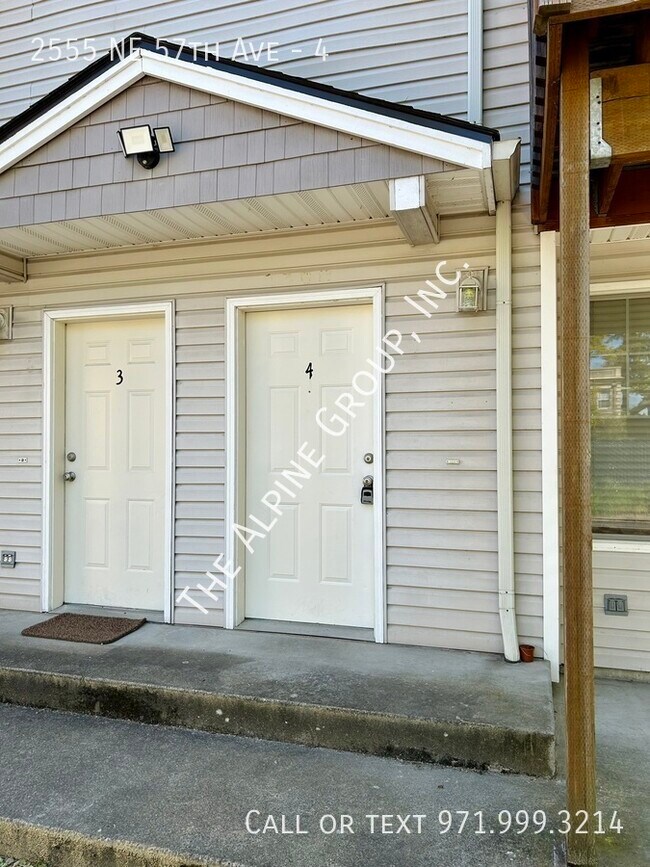 Foto del edificio - Townhome Style Unit in NE PDX