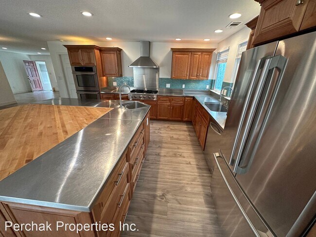 Foto del edificio - 5 br, 2 bath House - 1955 Helen Road