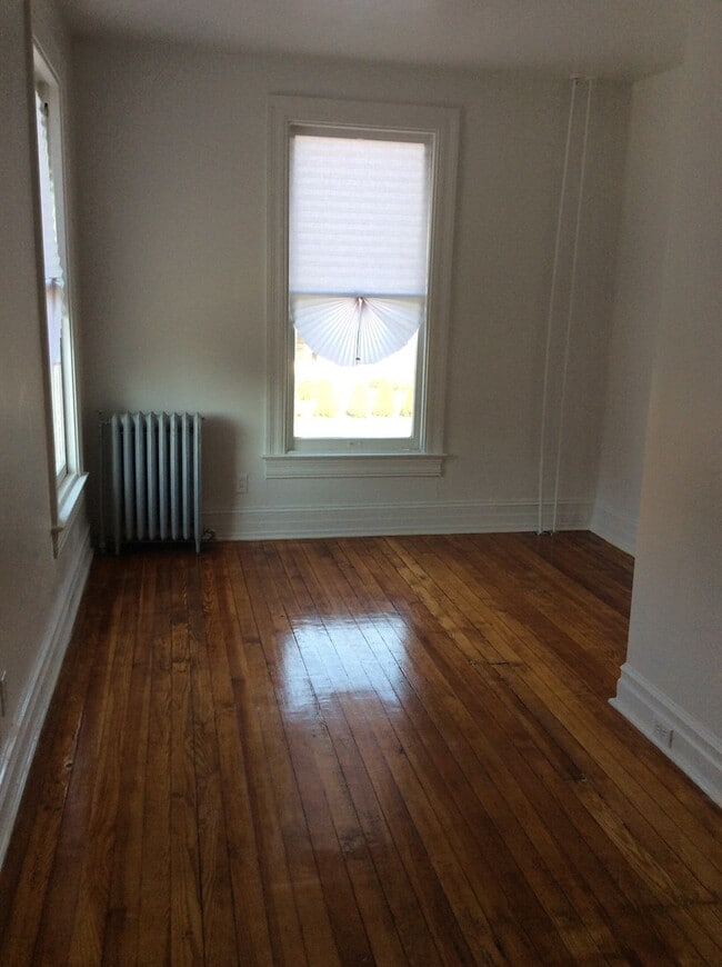Building Photo - Video in Photos! West End of Town! Close t...