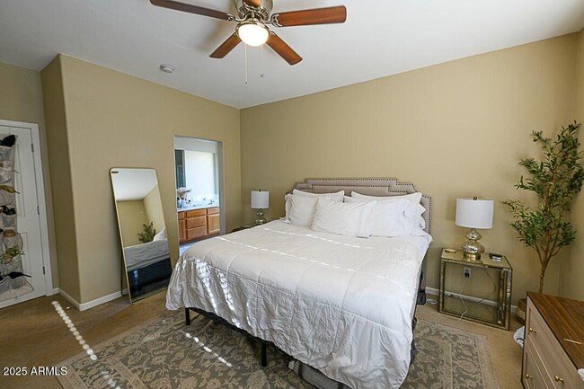 Foto del edificio - 13612 W Cypress St