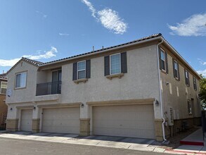 Building Photo - 6128 Pine Villa Ave