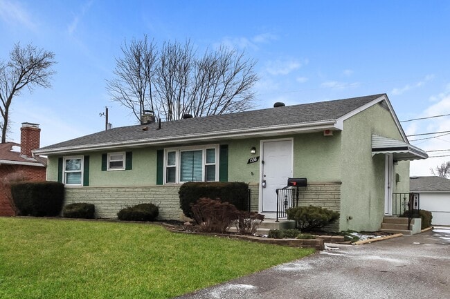 Building Photo - 1538 Shanley Dr