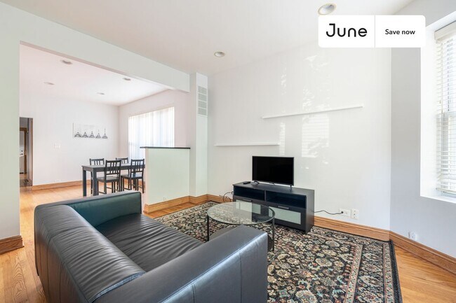 Foto del edificio - 3020 N Sawyer Ave