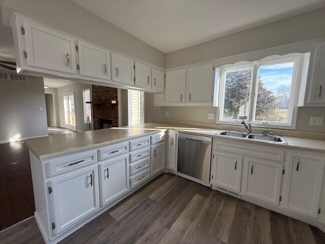 Foto del edificio - 3 Bedroom with Finished Walk Out Basement!