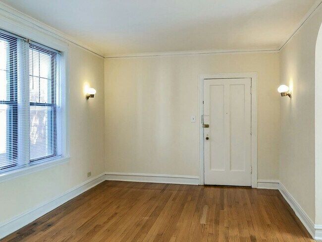 Foto del edificio - 3618 N Marshfield Ave
