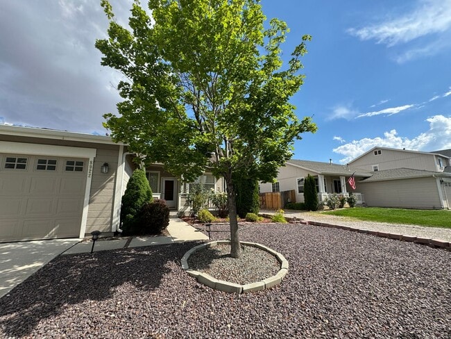 Foto del edificio - Spacious 4 Bed / 2 Bath Home in North Reno – $2,400/mo