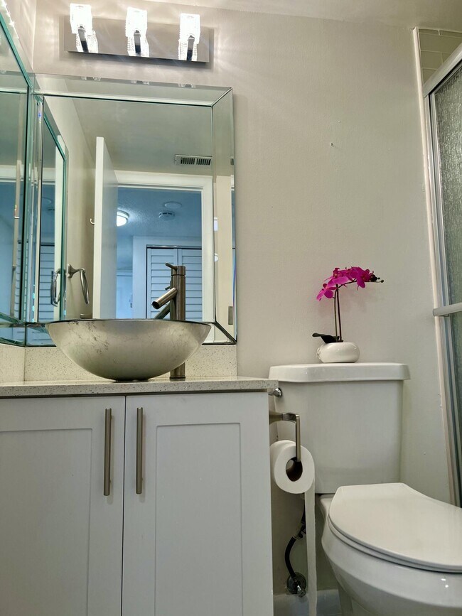 Building Photo - 7142 Golf Colony Ct