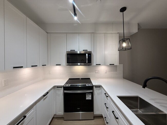 Photo du bâtiment - 22562-22562 121 Ave