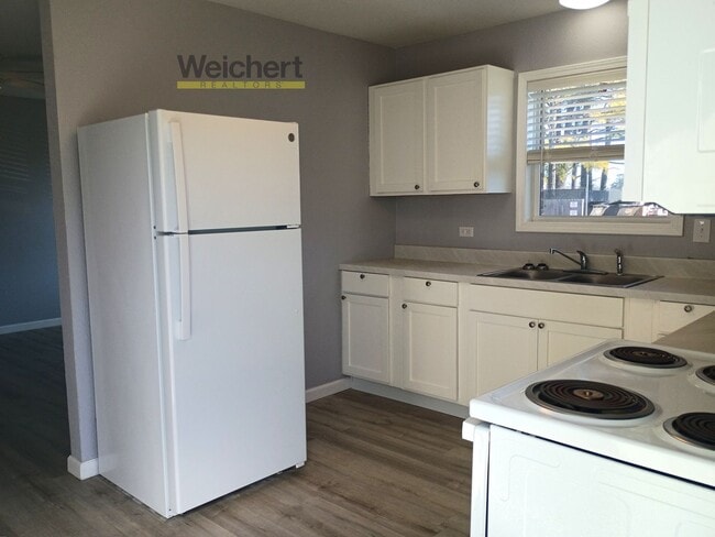 Building Photo - 718 S 4th St