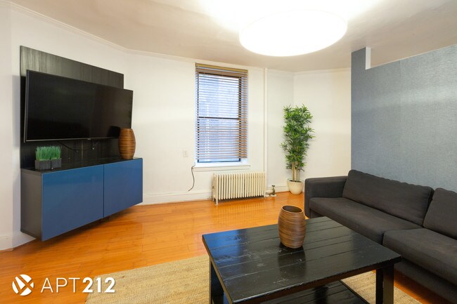 Foto del edificio - 116 E 4th St
