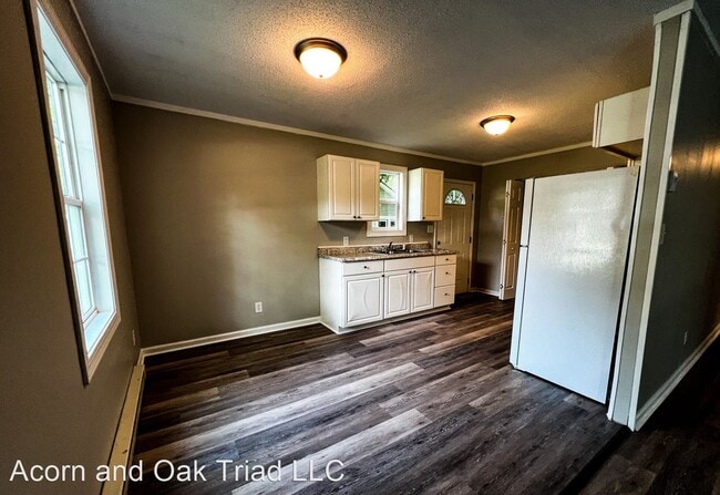 Building Photo - 3 br, 1 bath House - 707 Wise Ave