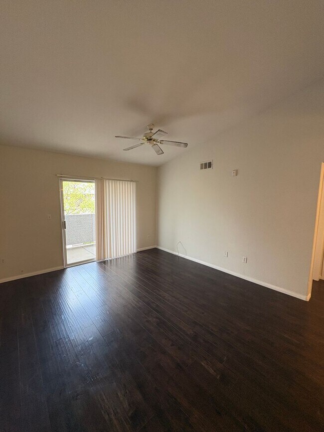 Foto del edificio - 7255 W Sunset Rd