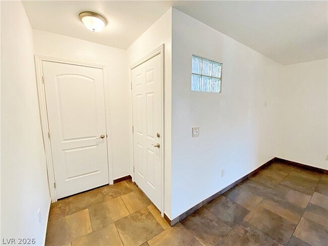 Building Photo - 3145 E Flamingo Rd