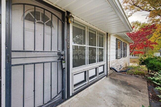 Foto del edificio - 1700 Dellwood Ct