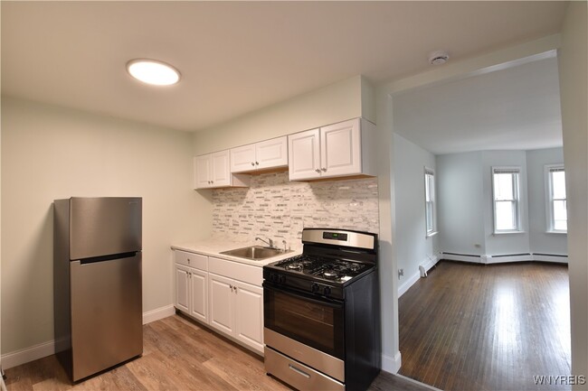 Foto del edificio - 2843 Seneca St