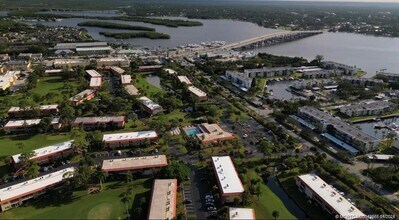 Building Photo - 1931 SW Palm City Rd