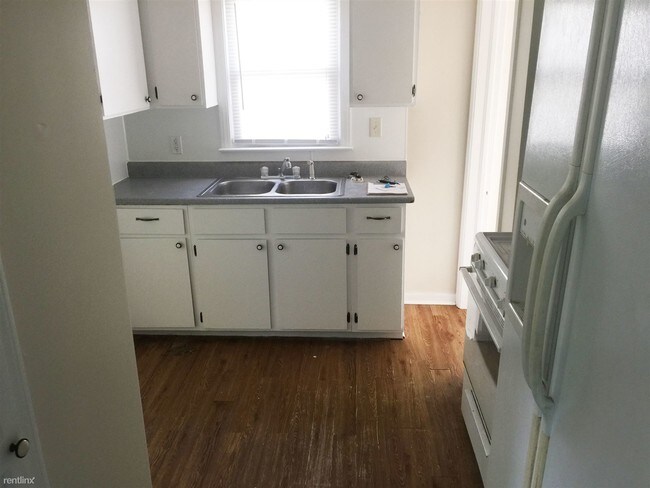 Building Photo - 286 Burr St