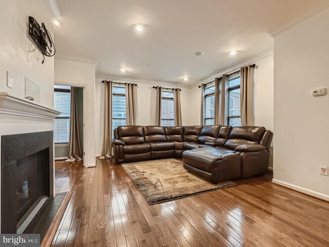Building Photo - 121 Albemarle St